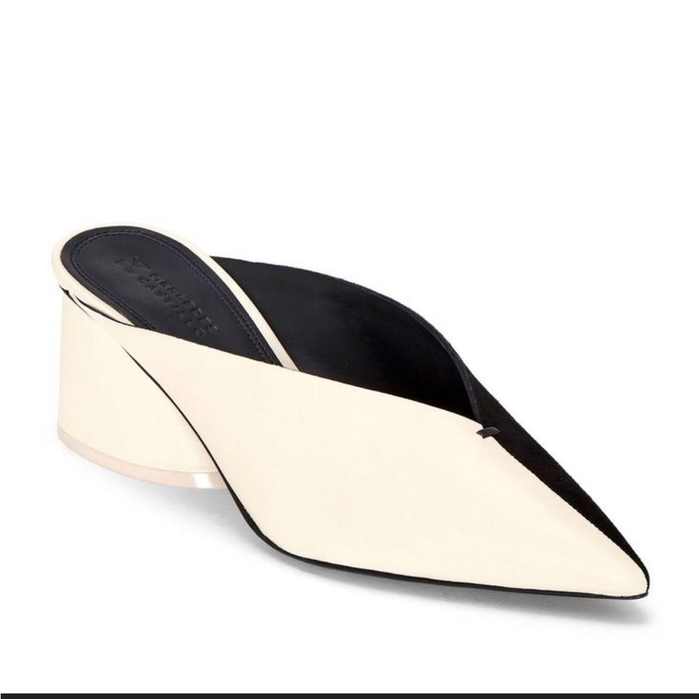 Mercedes Castillo mules, womens size 8. Modern, luxury mules perfect for summer